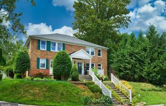 5708 ROCKSPRING RD