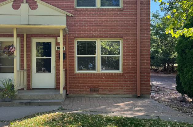 1009 CONSTITUTION RD