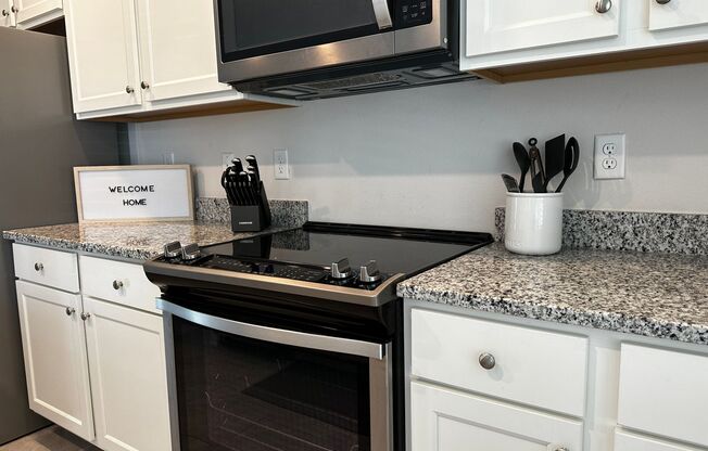 Resort Style Living! Stunning 3/2.5 Townhome in Waterleigh! Available April!