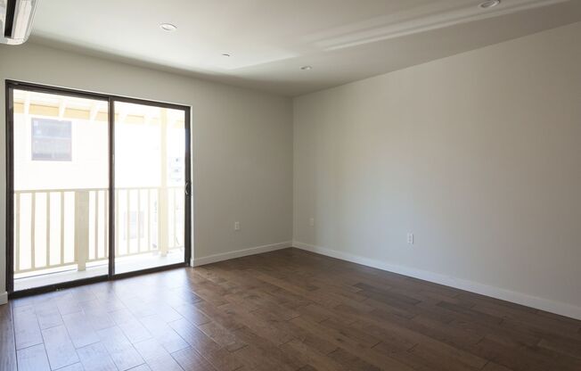 5 beds, 4 baths, 1,355 sqft, $1,000, Unit Unit 2716.1 - By the Bed - Bed 1