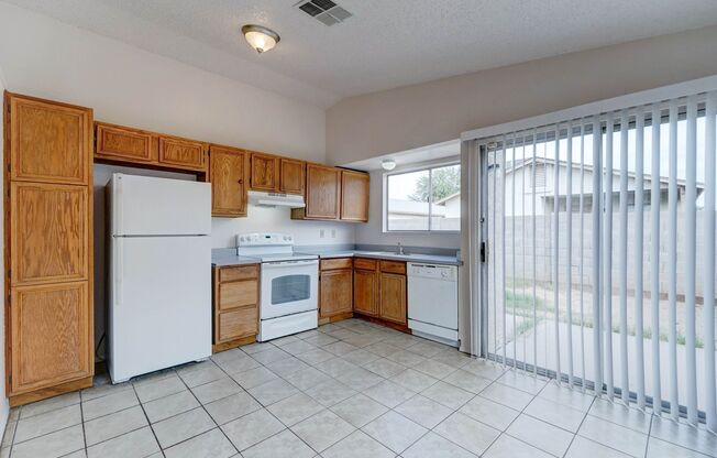 COMING SOON! - Recent Carpet & Paint!- Adorable 3 Bed 2 Bath in Tolleson