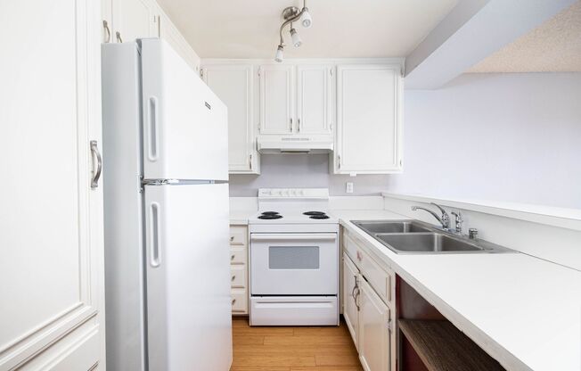 Corner unit with views!