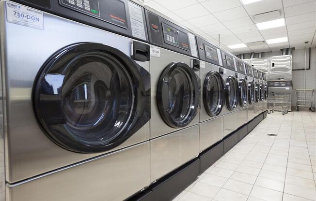 2 beds, 1 bath, 667 sqft, $5,152, Unit 19C