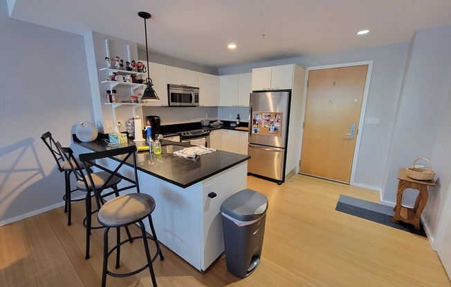 2 beds, 1 bath, 911 sqft, $3,700, Unit 317