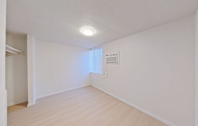 2 beds, 1 bath, 647 sqft, $1,660, Unit 33A