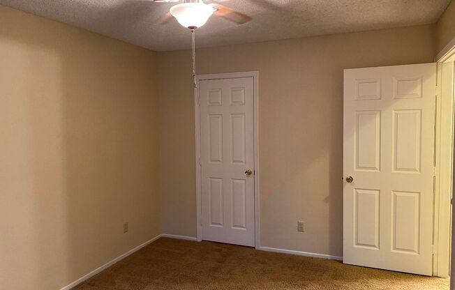 1 bed, 1 bath, $1,050, Unit # 257