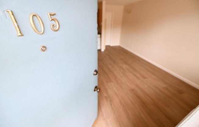 1p012 - 1301 Gilman Street