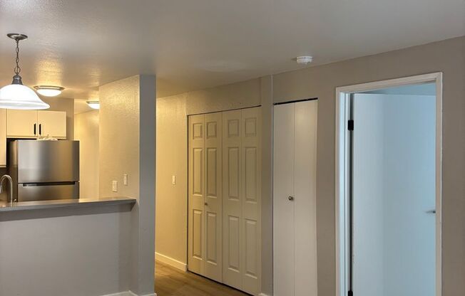 1 bed, 1 bath, 715 sqft, $1,995, Unit 216