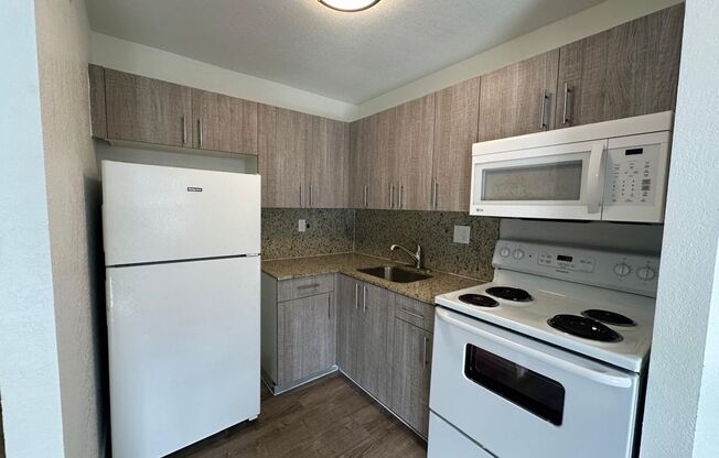 1 bed, 1 bath, $1,595, Unit F202