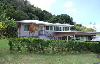 Remodeled 3 bedroom, 2 Bath Home in Pauoa Valley