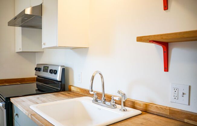 Super Chic & Minimal "Urban Farmhouse" Studio You've Got to See!