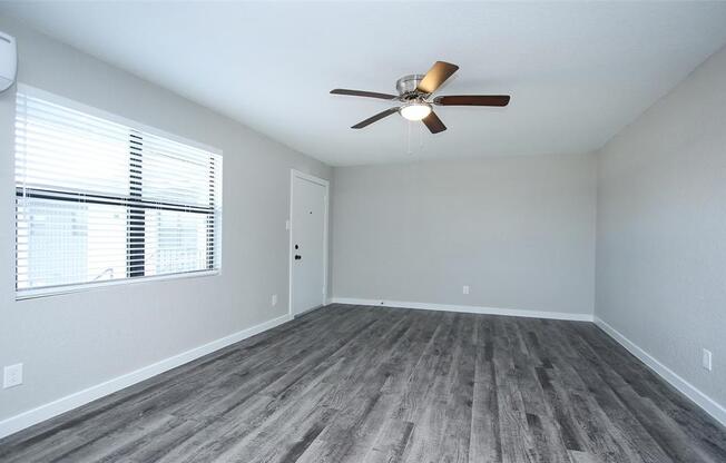 5201 CRAWFORD