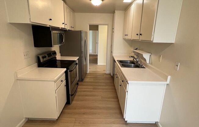 Prime location, 2+2 Condo in Midtown Ventura