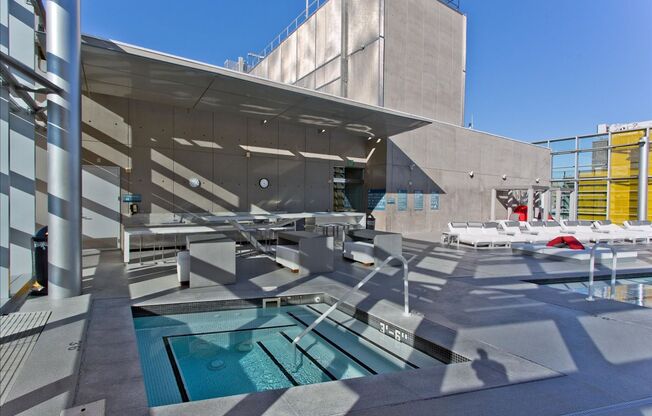 1 bed, 1 bath, $2,850