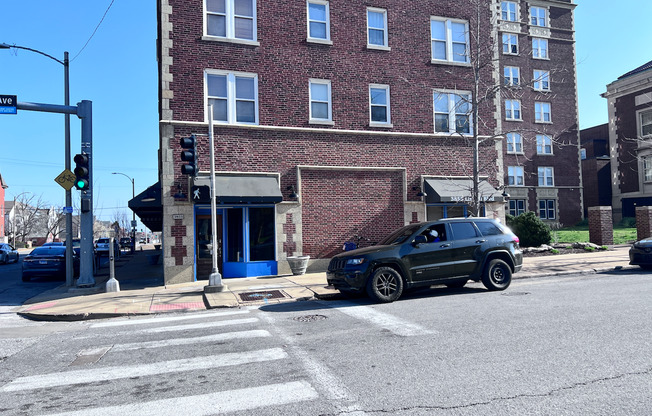 Studio, 1.5 baths, 1,300 sqft, $1,950, Unit 3855