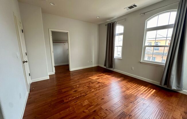 REMODELED TOWNHOME WITH THOUGHTFUL UPGRADES | CALM SETTING