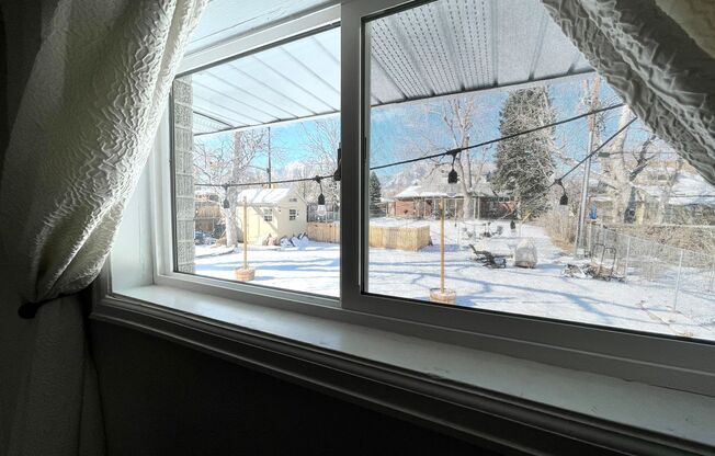 Sunny 5 bed, 3 bath S. Boulder Abode - Available December 15th!