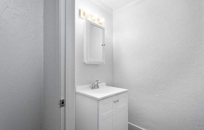 1 bed, 1 bath, 800 sqft, $649, Unit 104 S McDonald St