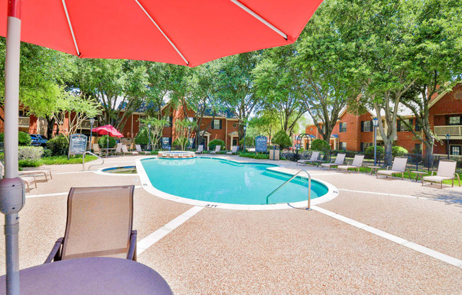 SaddleBrook apartments in Dallas, TX 1,2 & 3 Bedroom Apartment Homes.