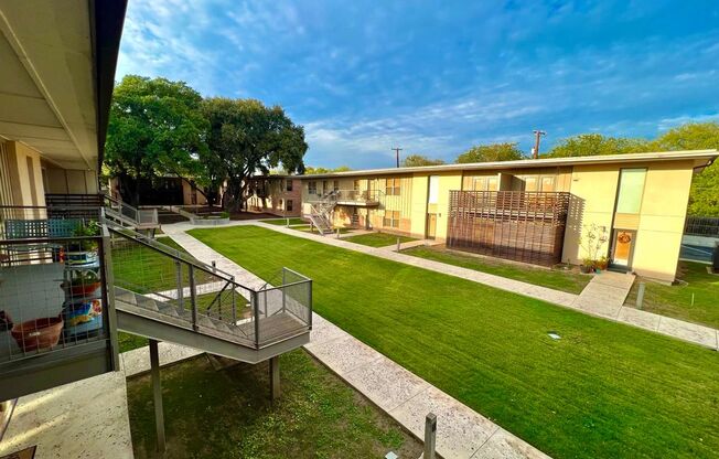 1 bed, 1 bath, 840 sqft, $1,250, Unit 2202