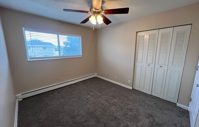 2 beds, 1 bath, 900 sqft, $920, Unit 93