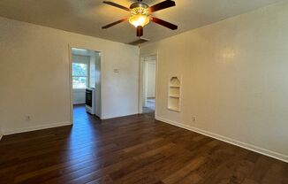 2 beds, 1 bath, $725, Unit 1