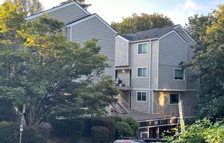 2 Bedroom Condo with Water/Sewer/Garbage included! Move in Special $500 Off!