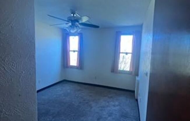 1 bed, 1 bath, 493 sqft, $650, Unit APT 4