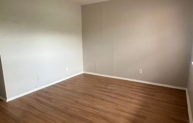 2 beds, 1 bath, 750 sqft, $1,000, Unit K708 - 307 - 109