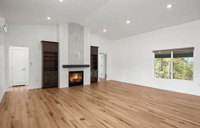 BEAUTIFUL Spacious Modern Grandview Single Level Home!