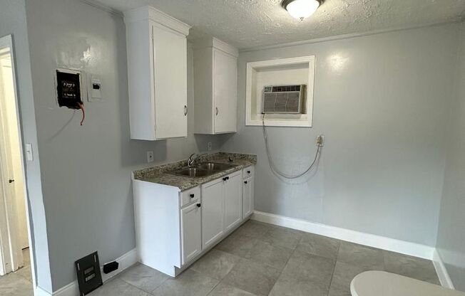 Studio, 1 bath, 600 sqft, $800