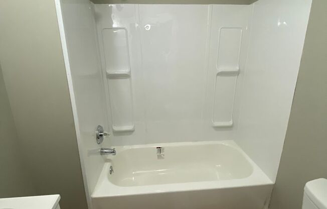 2 beds, 1 bath, $645, Unit 1623 N. Wells #5