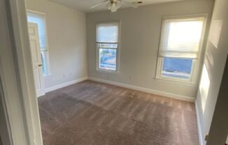 2 beds, 1 bath, 1,000 sqft, $1,250, Unit Unit 2 (upstairs)