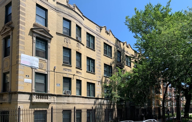 2 beds, 1 bath, $1,150, Unit 4840 #1N