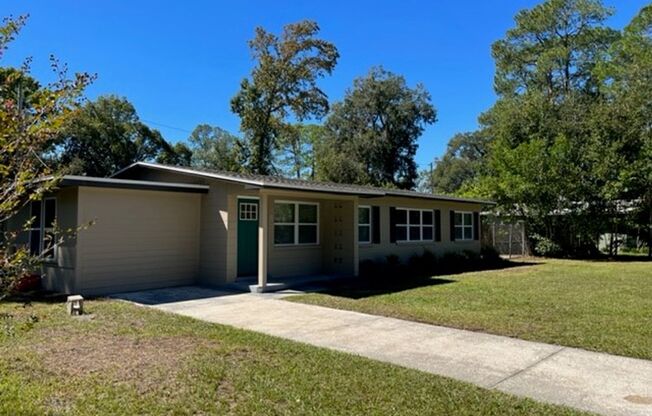 Nicely remodeled 4 bedroom 3 bath home in NE Carol Estates