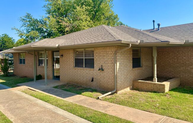 Cute 2 Bed Duplex in Downtown Edmond