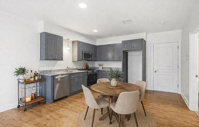 10 FRANKLIN AVE