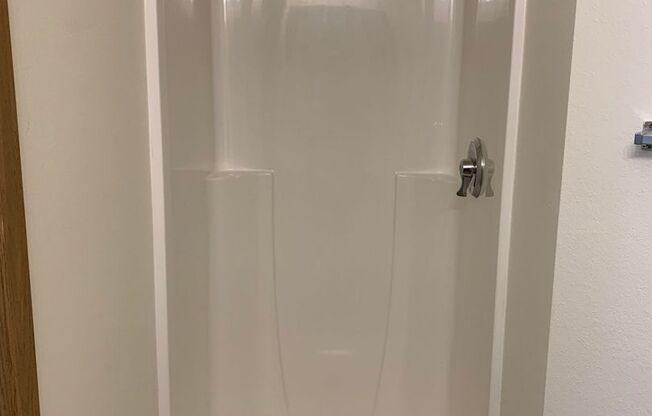 3 beds, 2 baths, 1,008 sqft, $1,250, Unit 1704-110