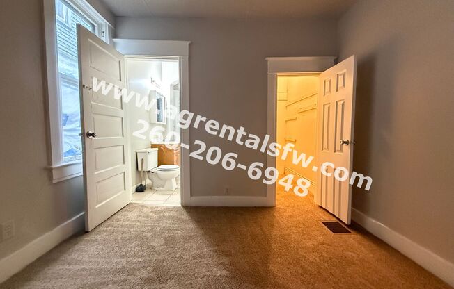 3 beds, 1 bath, 838 sqft, $950, Unit #1