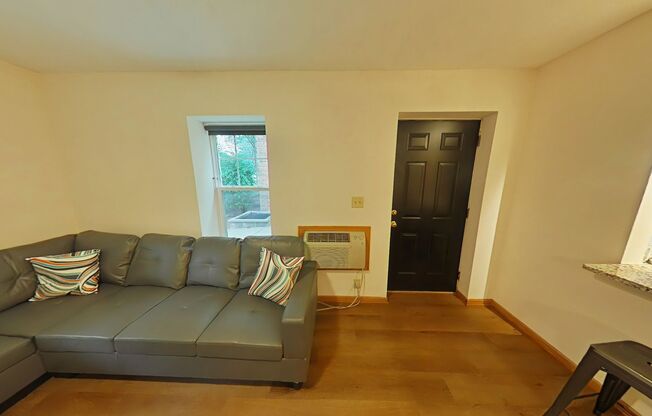 4 beds, 2 baths, $4,500, Unit CV 1-O