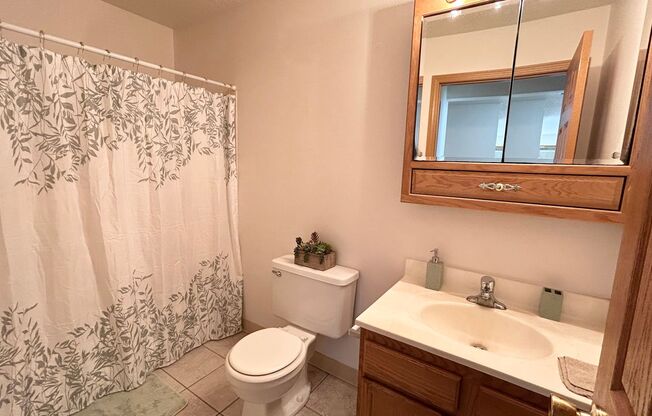 2 beds, 1 bath, 850 sqft, $810, Unit 2542-302