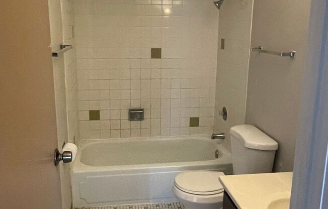 2 beds, 1 bath, 865 sqft, $1,480, Unit Building 7-3A