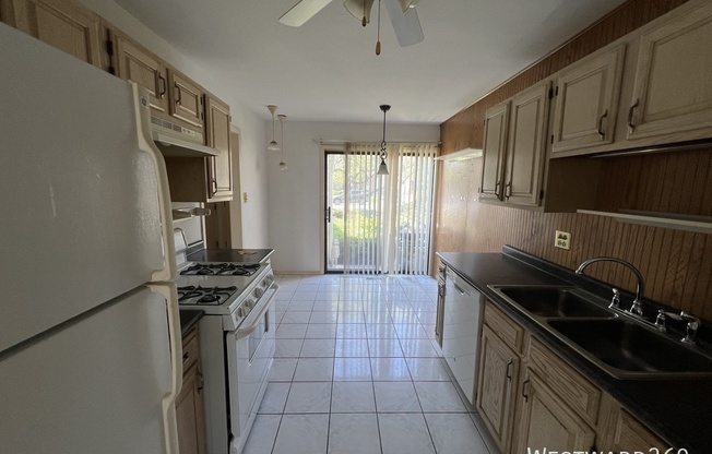 1185 LEICESTER WHEATON