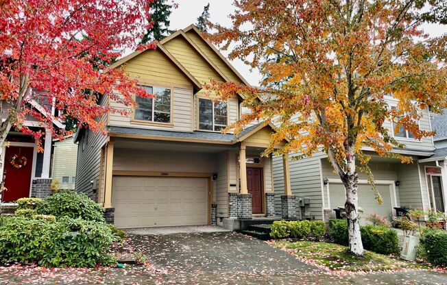 Traditional Beaverton 4 Bed 2.5 Bath House ~  Convenient to Nike, Intel Aloha and Washer & Dryer Hook Ups and Garage!