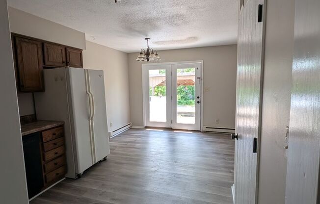 2 Bedroom/1.5 Bathroom Townhouse in South Columbia