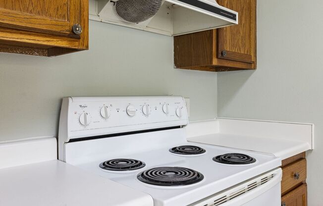 1 bedroom, 1 bath unit Available NOW