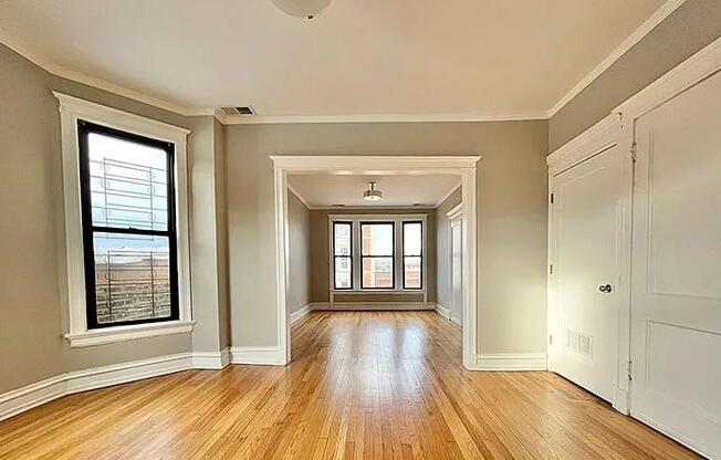 5143 N Clark St 2