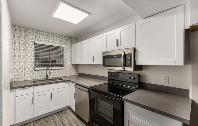 2 beds, 2 baths, 850 sqft, $1,450, Unit 101