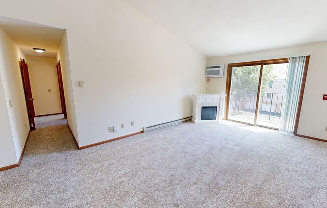 2 beds, 1 bath, 965 sqft, $1,565, Unit 7722CG