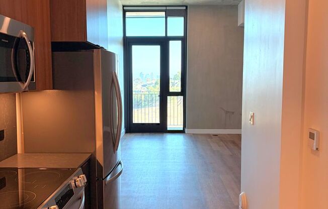 Studio, 1 bath, 440 sqft, $2,780, Unit 907